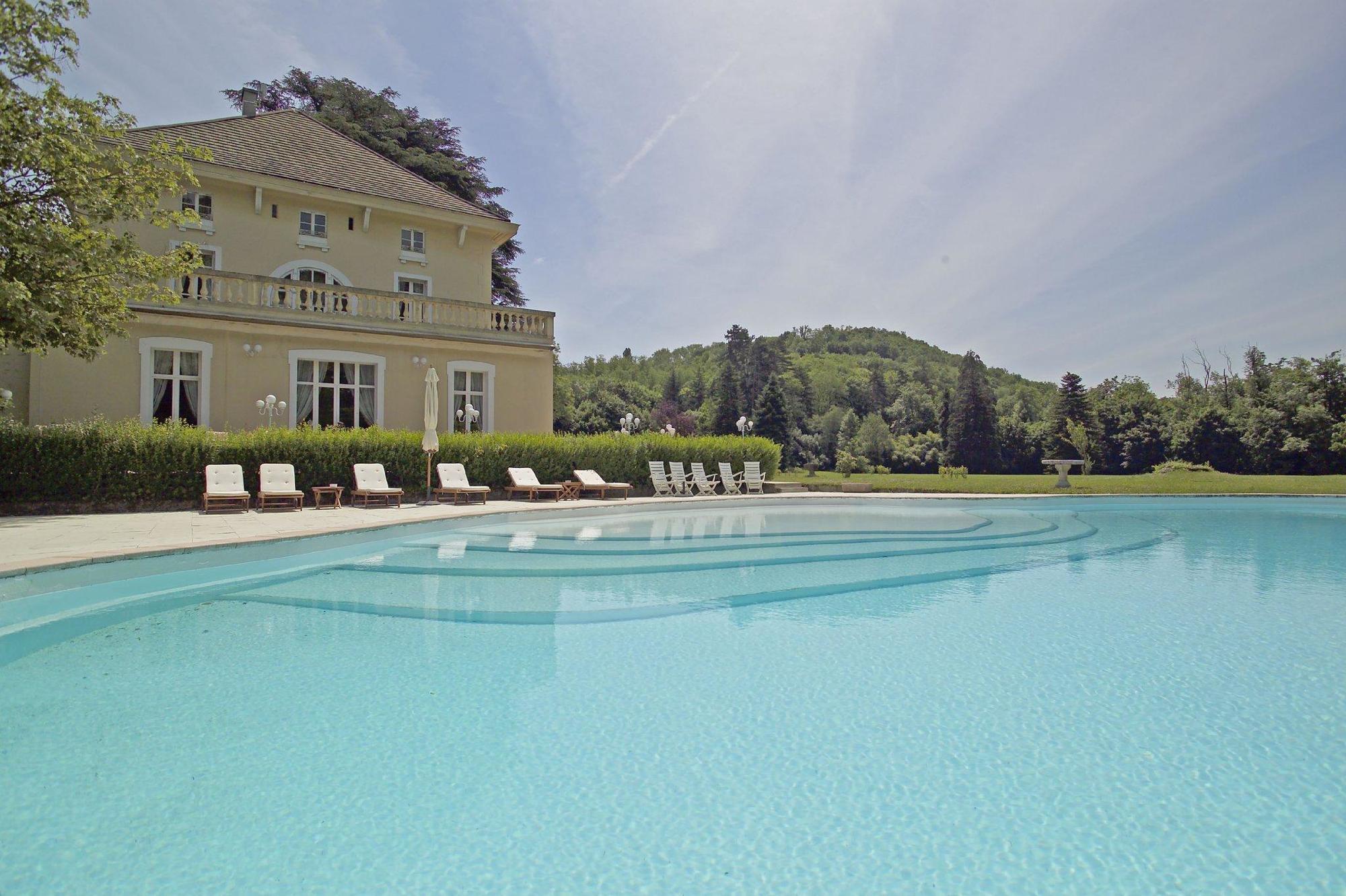 Domaine Des Sequoias - Les Collectionneurs Hotel Ruy-Montceau Buitenkant foto